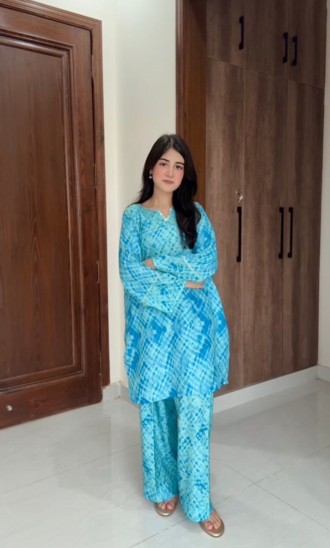 Full length view of teal bandhani kurta with farshi shalwar for women Pakistan