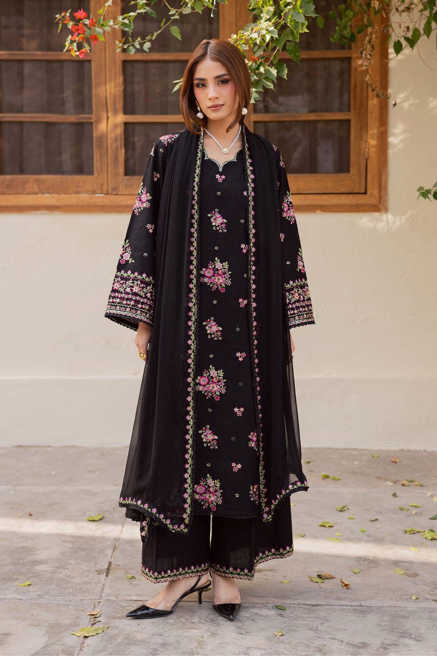lookbook image shop_this_look_AVdw3f